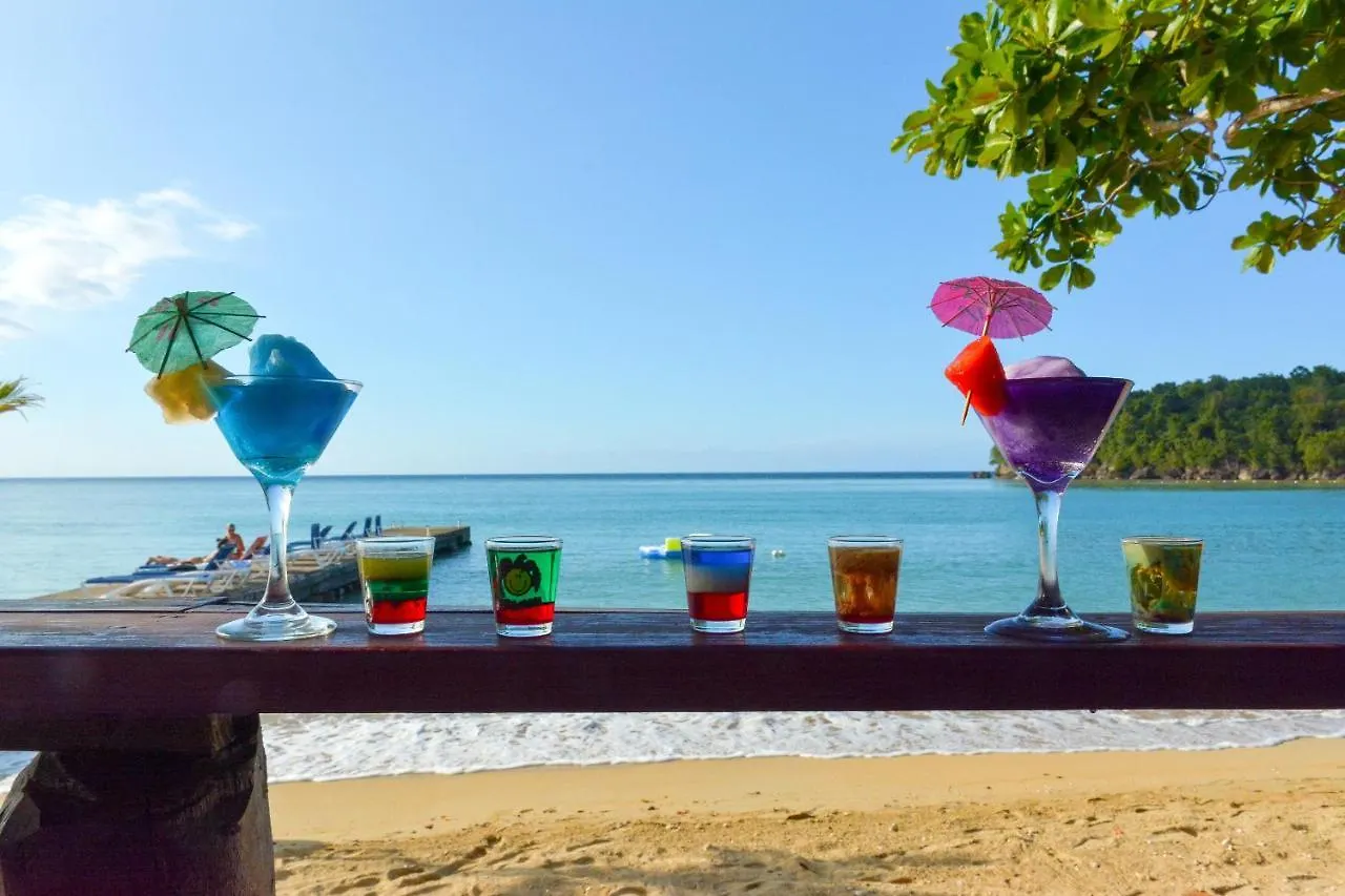 Sand And Tan Beach Hotel Ocho Rios