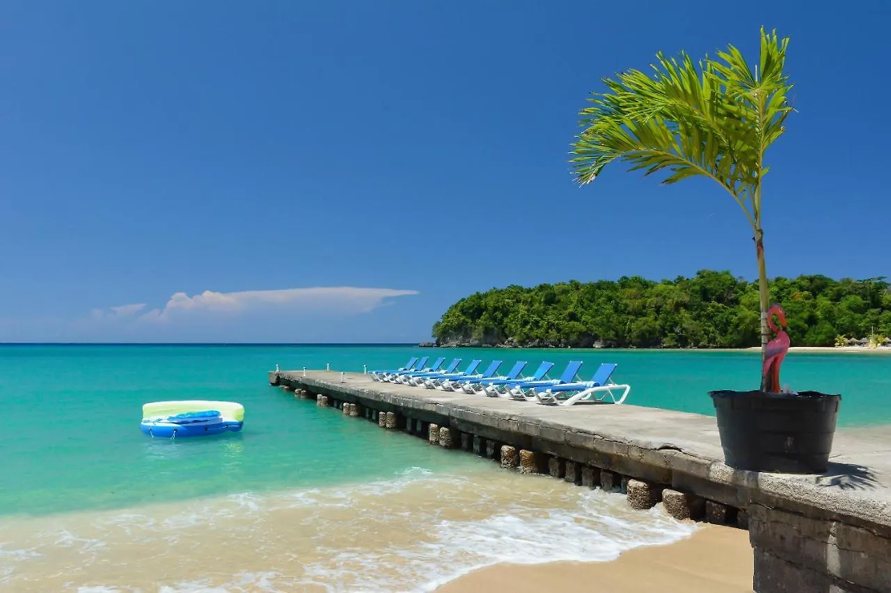 Sand And Tan Beach Hotel Ocho Rios 4*,